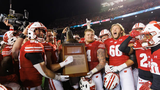 2023 Nebraska Wisconsin football Freedom Trophy USATSI_21932344